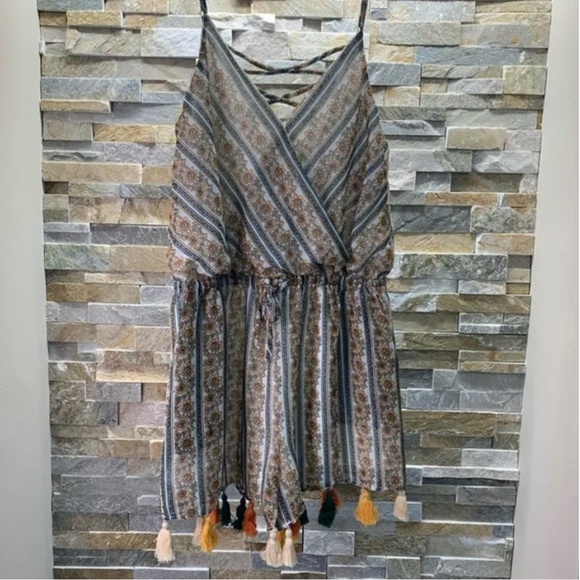 Whyte Eyelash Crisscross Tassel Romper - Picture 3 of 8
